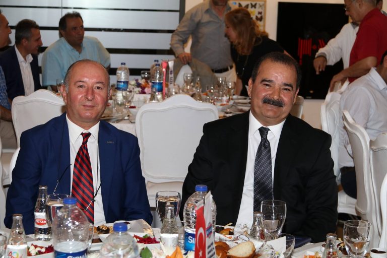 İftar yemeğinden kalan güzel kareler…