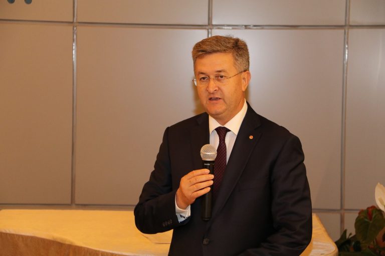 İftar yemeğinden kalan güzel kareler…